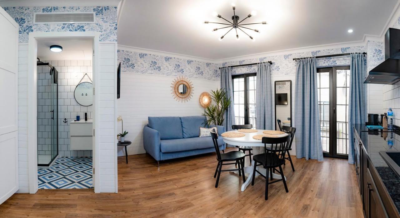 "Breeze" Aparthotel By Parrot'S House 滨海略雷特 外观 照片