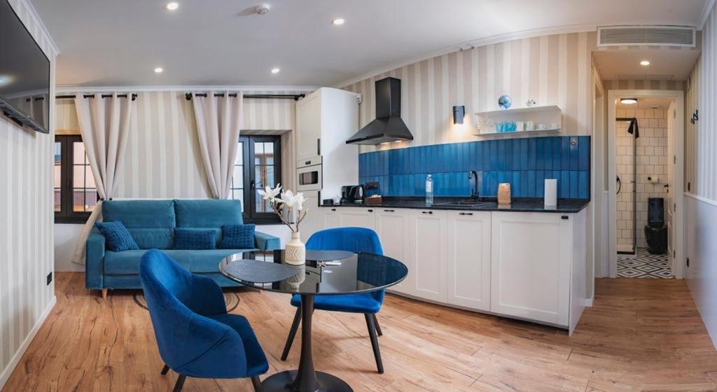 "Breeze" Aparthotel By Parrot'S House 滨海略雷特 外观 照片