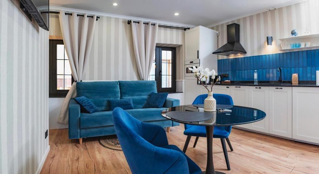 "Breeze" Aparthotel By Parrot'S House 滨海略雷特 外观 照片